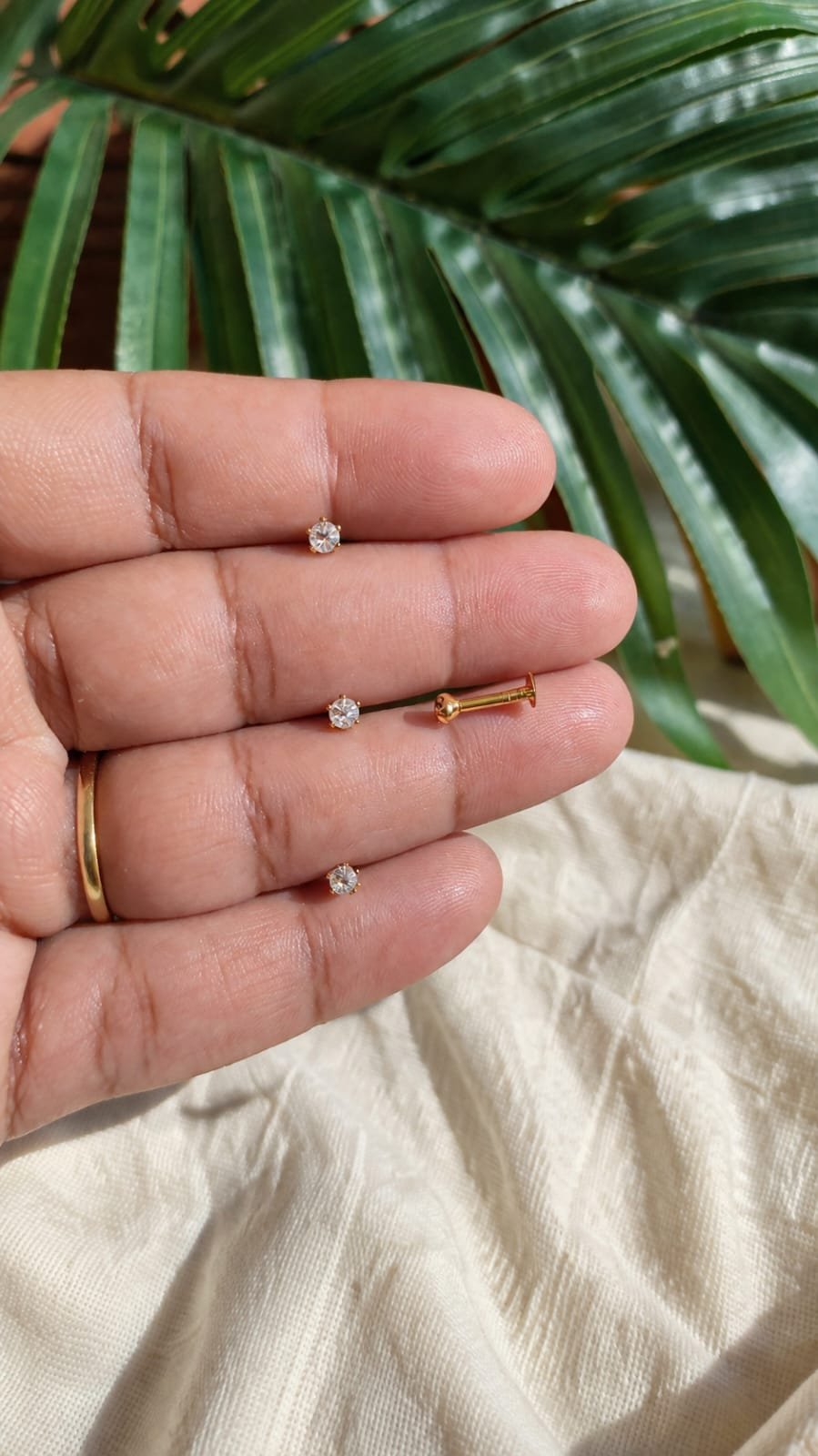 Single Stone Earring - 1 Pair
