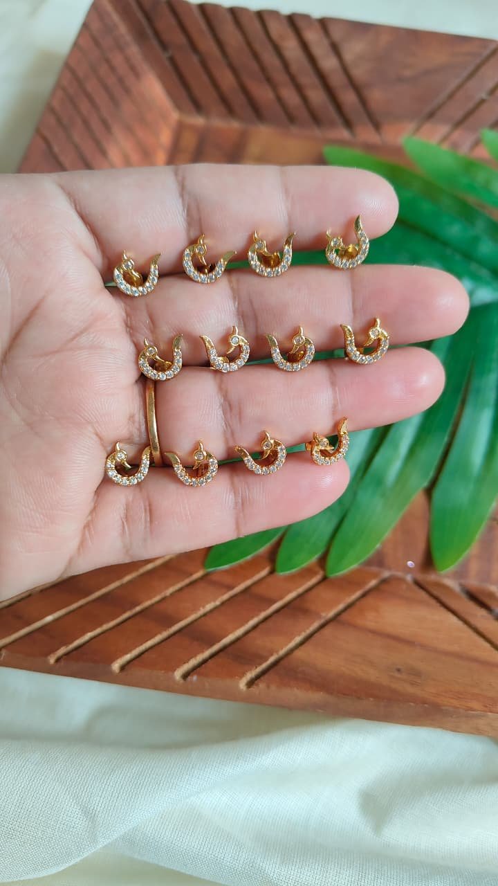 Peacock Nosepin (White) - NS0004