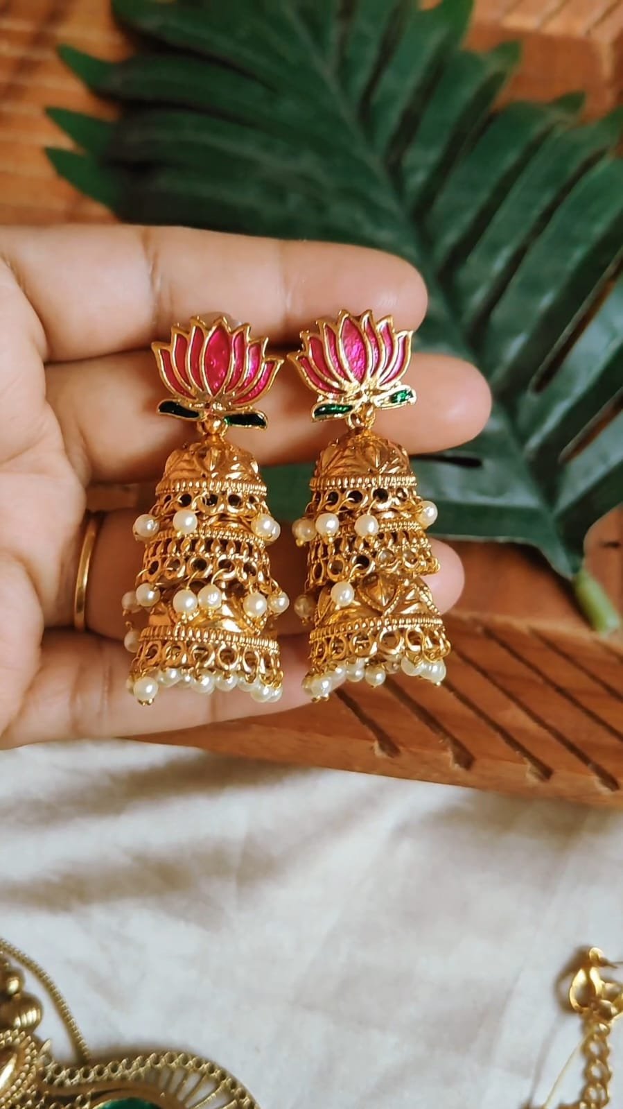 Lotus Jumka - Red