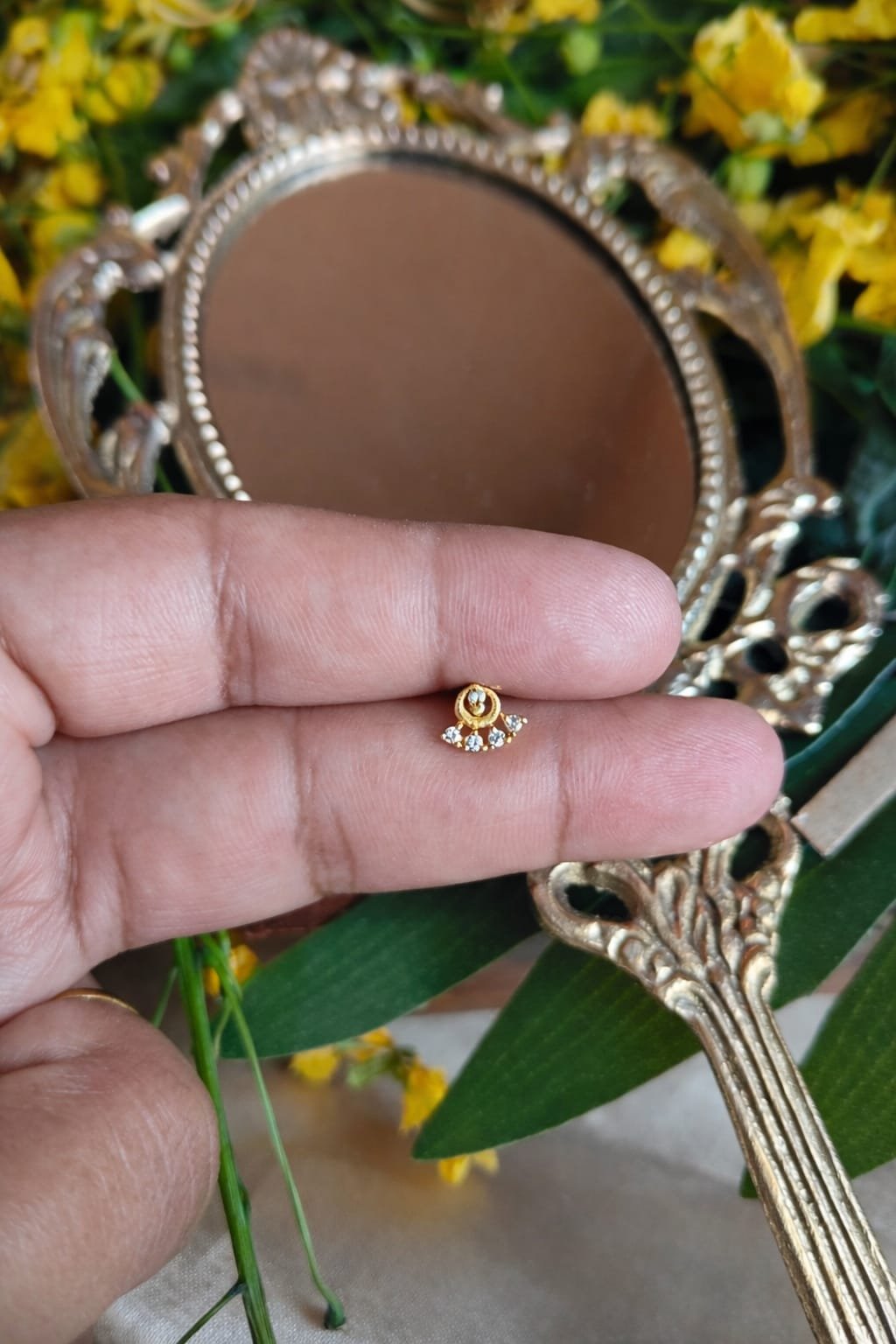 Chandrika white stones Nosepin
